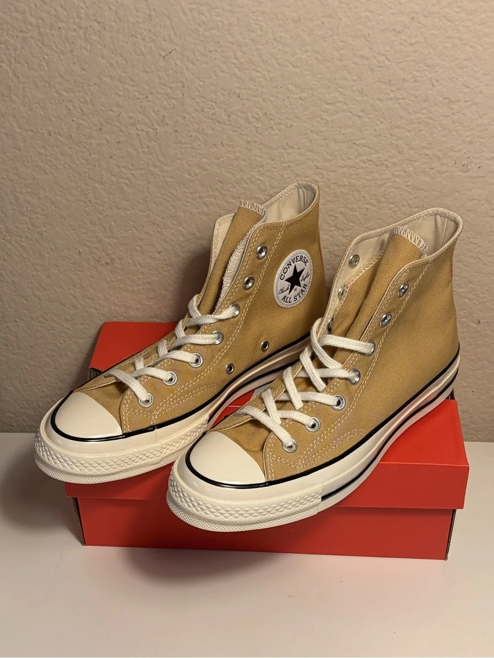 Converse Chuck 70 Hi Club Gold Egret Black 163297C Women’s US 8 New in Box